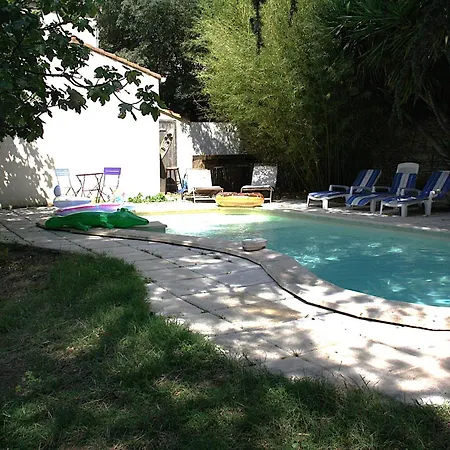 Avec Acces Piscine Дом отдыха Ним