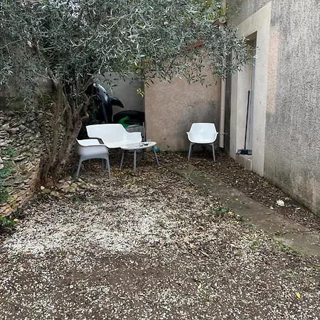Дом отдыха Avec Acces Piscine Ним
